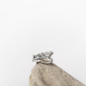 anillo grande mujer, anillo ramas grande, anillo plata grueso, bluland joyas, joyería artesanal